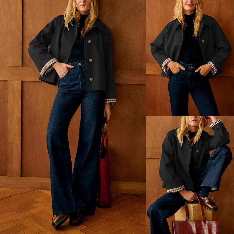 En Kort Oversized Trenchjakke med Ternet For