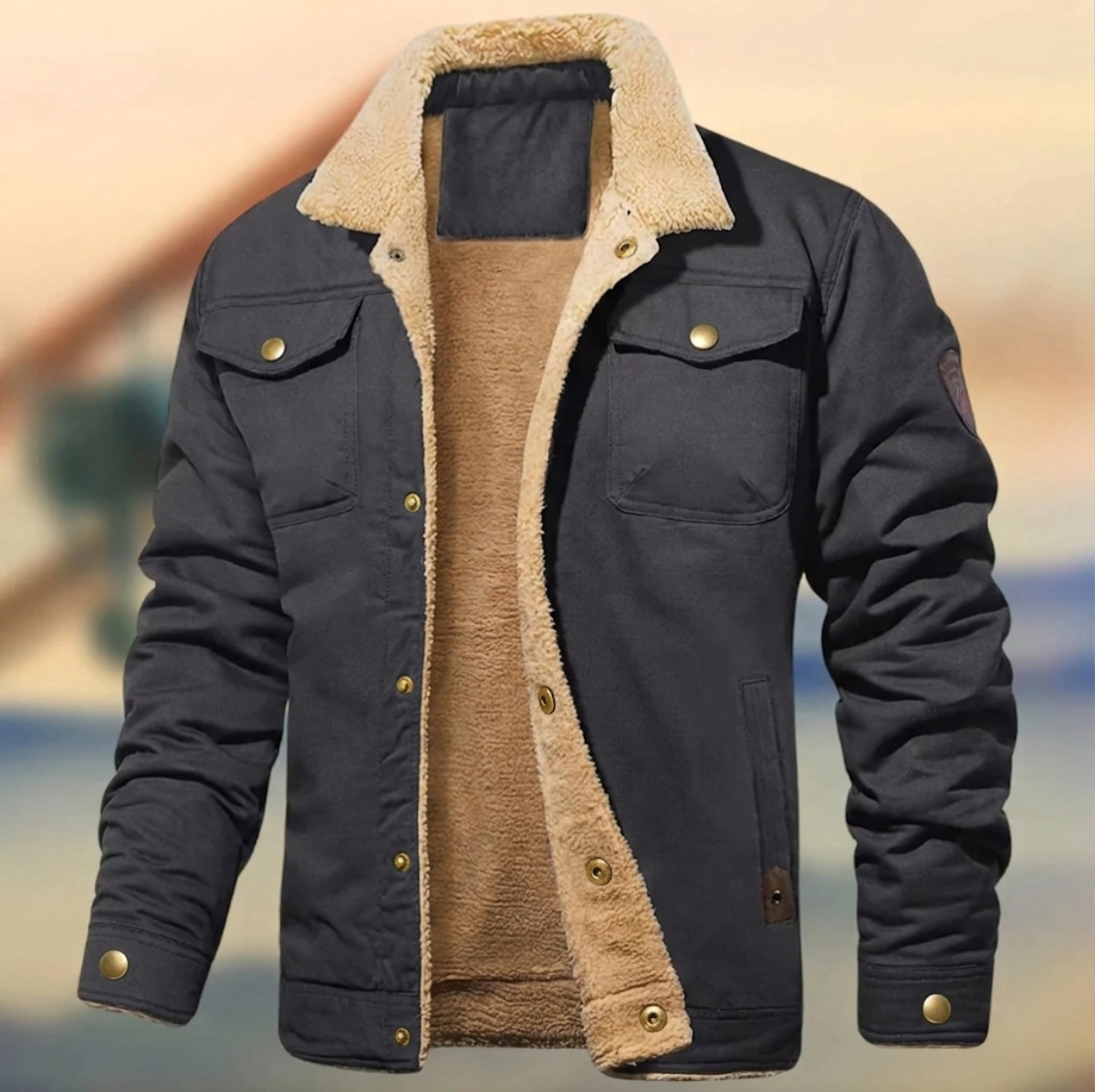 En Herre Jakke med Sherpakrave og Knapper