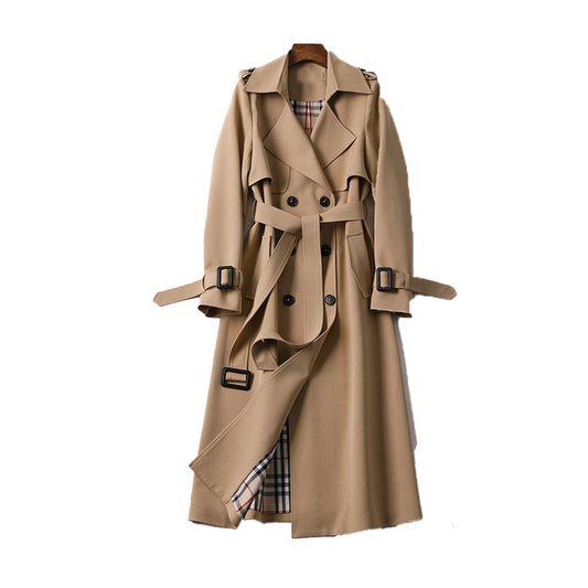 En Lang A-formet Trenchcoat med Bælte