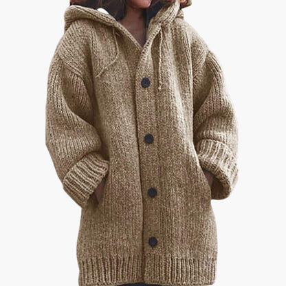 En Lang Cardigan med Hætte og Åben Front
