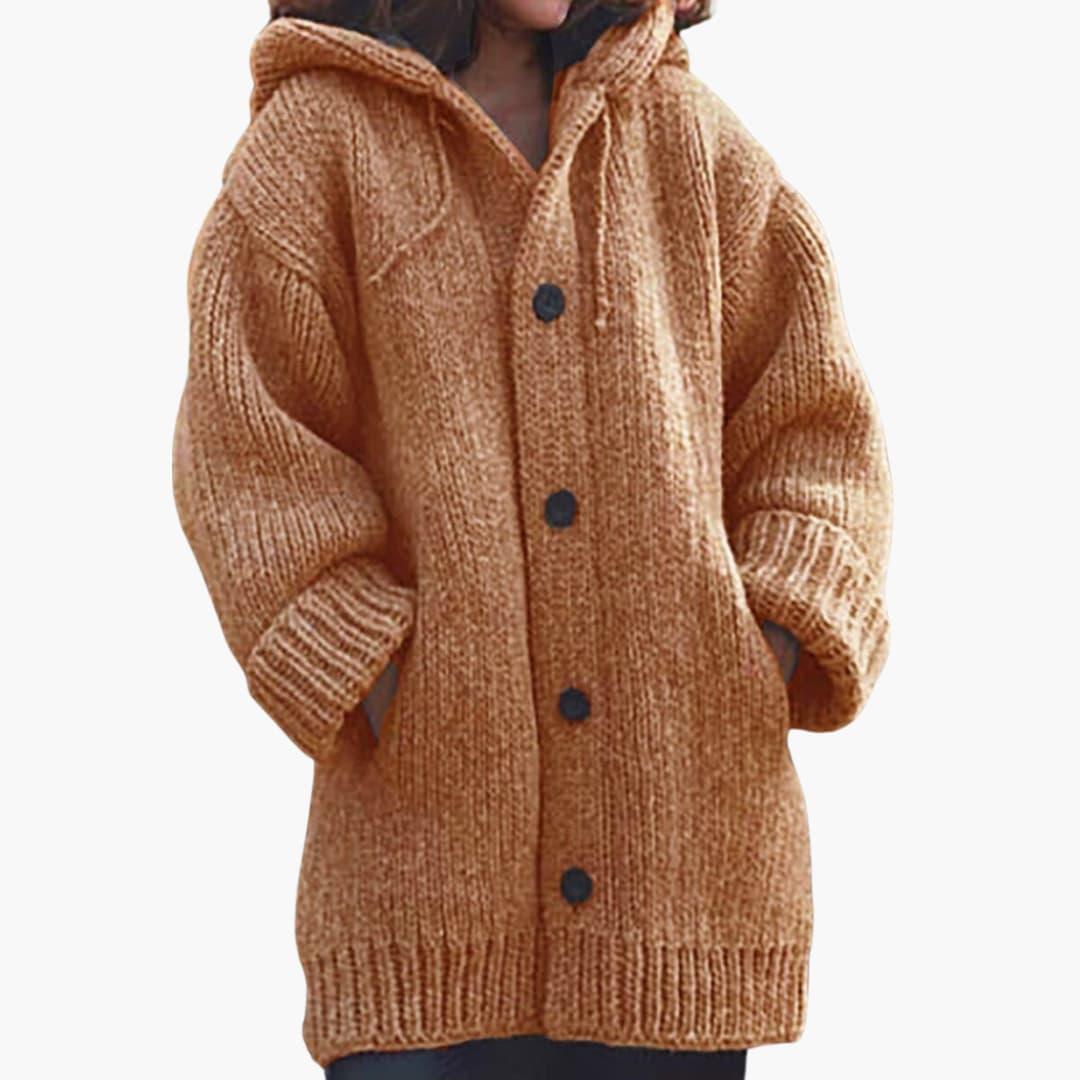 En Lang Cardigan med Hætte og Åben Front