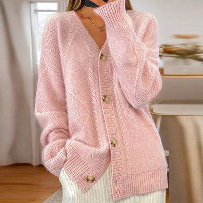 En Løs Cardigan med V-hals og Knapper