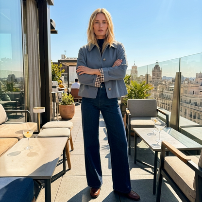 En Kort Oversized Trenchjakke med Ternet For