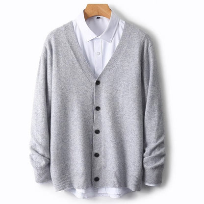 En Herre Strik Cardigan med V-hals og Knapper