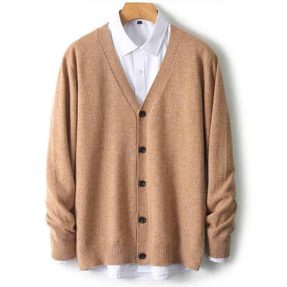 En Herre Strik Cardigan med V-hals og Knapper